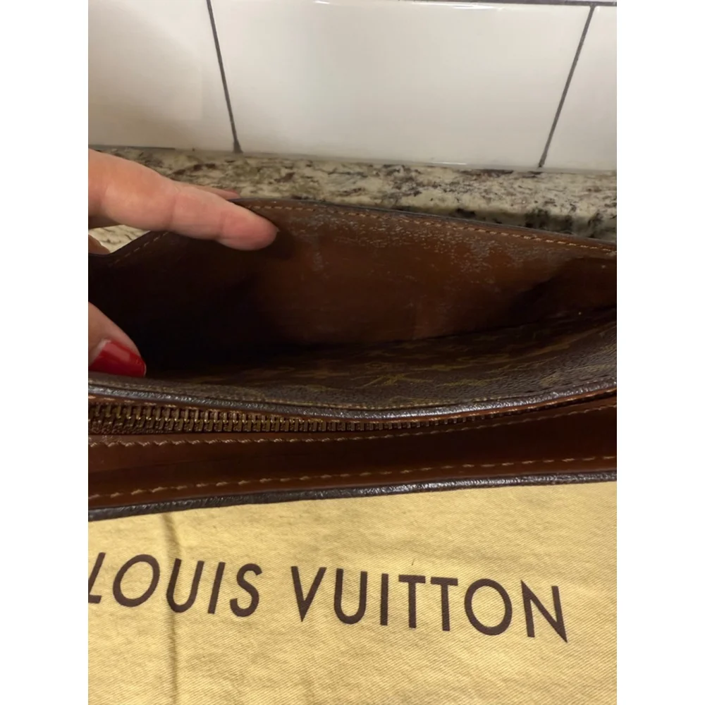 Women's Louis Vuitton Monogram Brown Tan Clutch - Picture 5 of 13